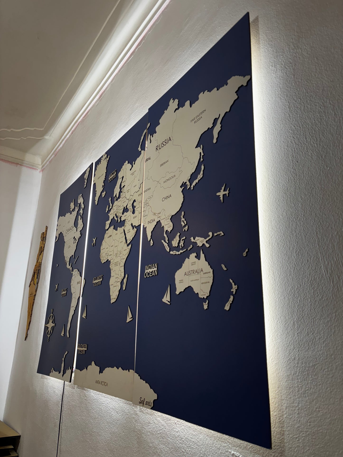 CADRE MAP MONDE LED 3 PIECE