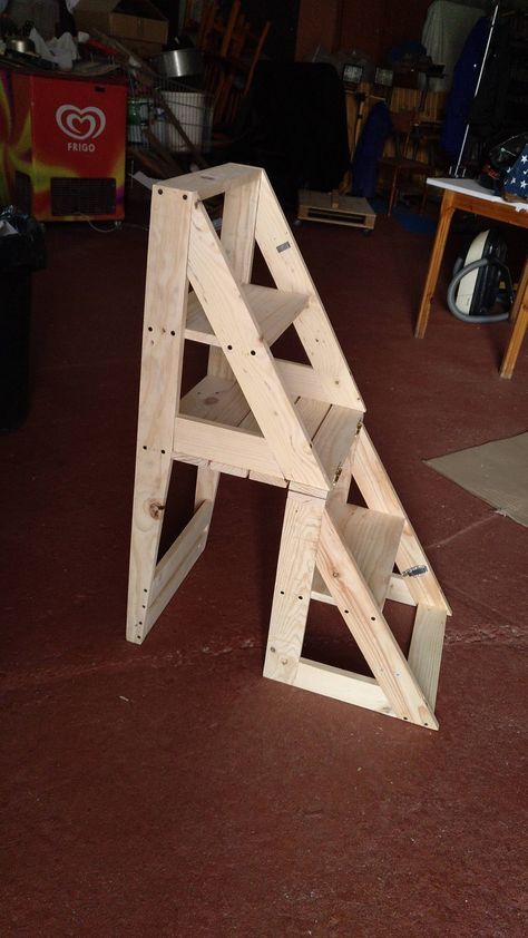 كرسي سلم متعدد الاستخدامات