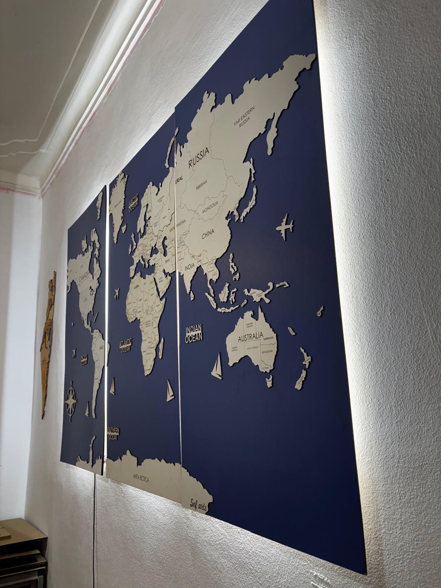 CADRE MAP MONDE LED 3 PIECE