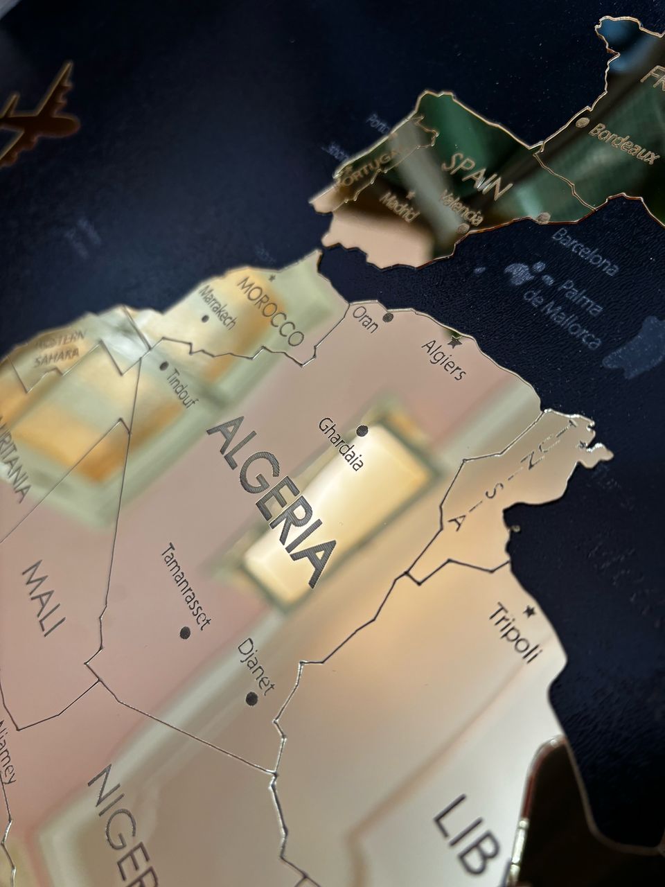 cadre LUXE  map monde DORE