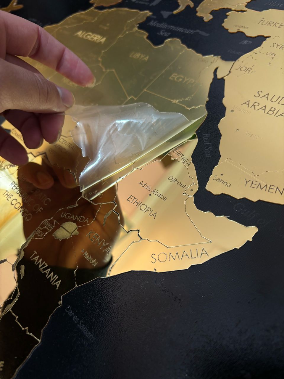 cadre LUXE  map monde DORE